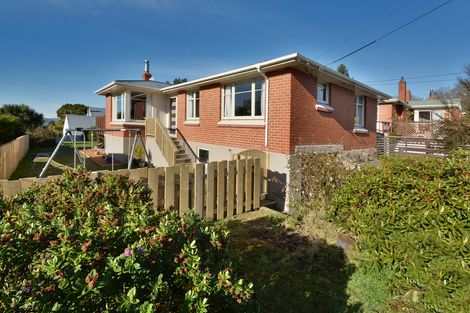 Photo of property in 10 Charters Street, Glenross, Dunedin, 9011