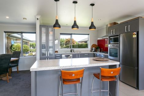 Photo of property in 8 Twin Willow Close, Cambridge, 3434