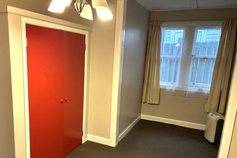Photo of property in 48 Queens Drive, Lyall Bay, Wellington, 6022