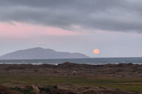 Photo of property in 17 Uxbridge Terrace, Waikawa Beach, Levin, 5573