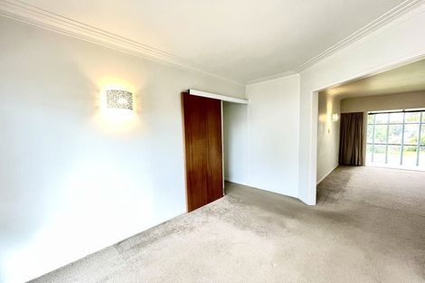 Photo of property in 45 Sunnynook Road, Forrest Hill, Auckland, 0620
