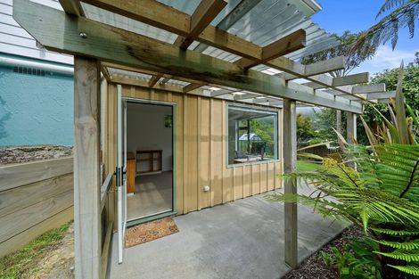 Photo of property in 53 Saint Johns Terrace, Tawa, Wellington, 5028