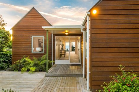 Photo of property in 28 Edwin Mitchelson Road, Muriwai, Waimauku, 0881