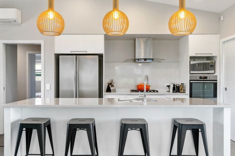 Photo of property in 34 Awatira Drive, Papamoa Beach, Papamoa, 3118