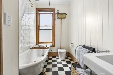 Photo of property in 164 Tasman Street, Mount Cook, Wellington, 6021