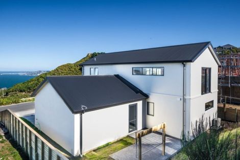 Photo of property in 42 Domett Street, Newlands, Wellington, 6037