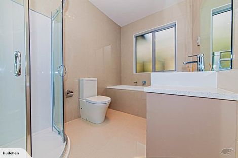 Photo of property in 92 Tiriwa Drive, Massey, Auckland, 0614