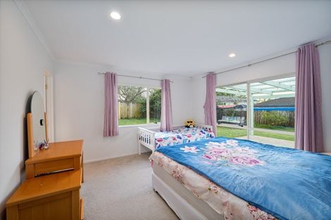 Photo of property in 17 Greenberry Drive, Ranui, Auckland, 0612