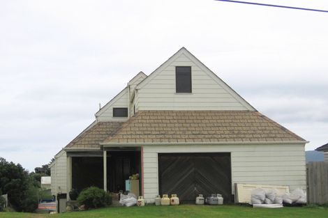 Photo of property in 122 Seaview Road, Paraparaumu Beach, Paraparaumu, 5032