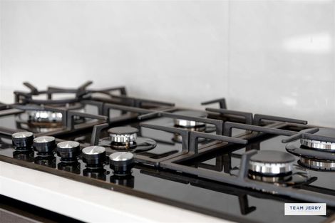 Photo of property in 339a Bucklands Beach Road, Bucklands Beach, Auckland, 2012