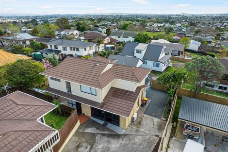 Photo of property in 2/30 Redoubt Road, Goodwood Heights, Auckland, 2105