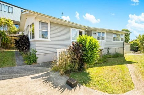 Photo of property in 19 Laura Street, Kelston, Auckland, 0602