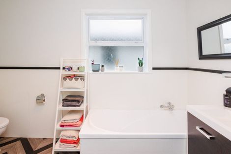 Photo of property in 386 Ruahine Street, Terrace End, Palmerston North, 4410