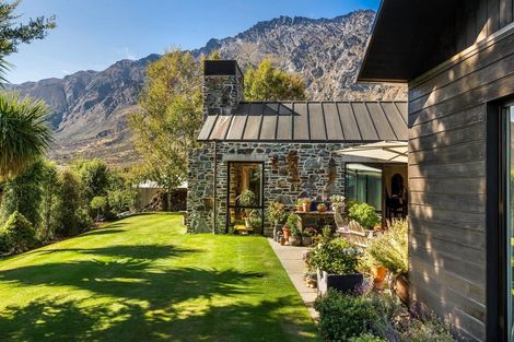 Photo of property in 8 Bretby Court, Jacks Point, Queenstown, 9371