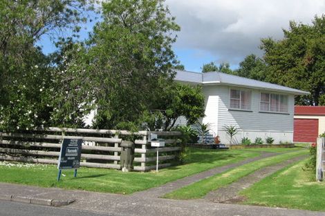 Photo of property in 4 Hereford Street, Te Atatu Peninsula, Auckland, 0610