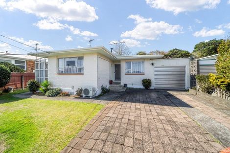 Photo of property in 109 Govett Avenue, Frankleigh Park, New Plymouth, 4310