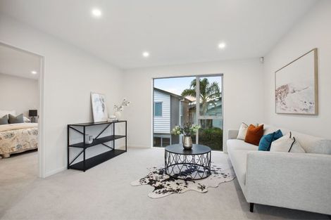 Photo of property in 37b Sorrel Crescent, Bucklands Beach, Auckland, 2012