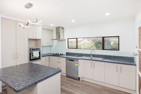 Photo of property in 25 Haast Place, Awapuni, Palmerston North, 4412