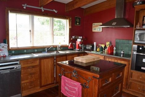 Photo of property in 26 Takiroa Street, Urenui, 4375