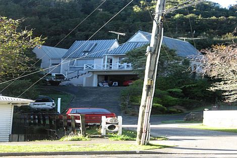 Photo of property in 18 James Grove, Stokes Valley, Lower Hutt, 5019