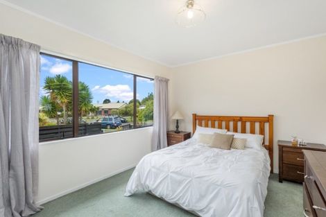 Photo of property in 8 Cromwell Drive, Fitzroy, Hamilton, 3206