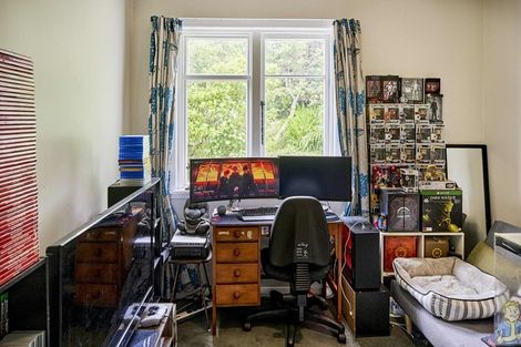 Photo of property in 11 Alexandra Road, Roseneath, Wellington, 6021