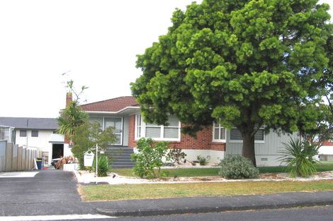 Photo of property in 37 Manhattan Heights, Glendene, Auckland, 0602