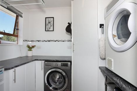 Photo of property in 21 Flower Street, Bulls, 4818