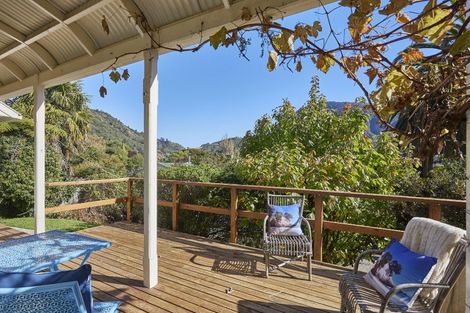 Photo of property in 125 Wellington Street, Picton, 7220