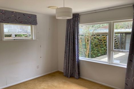 Photo of property in 52 Salford Street, Newlands, Wellington, 6037
