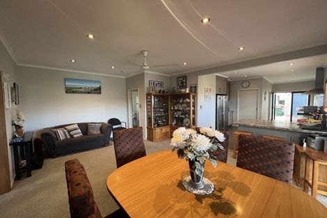 Photo of property in 18 Seymour Street, Waitara, 4320