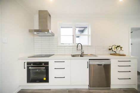 Photo of property in 12 Avon Terrace, Roslyn, Palmerston North, 4414