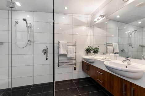 Photo of property in 47 Harry Dreadon Road, Opaheke, Papakura, 2584