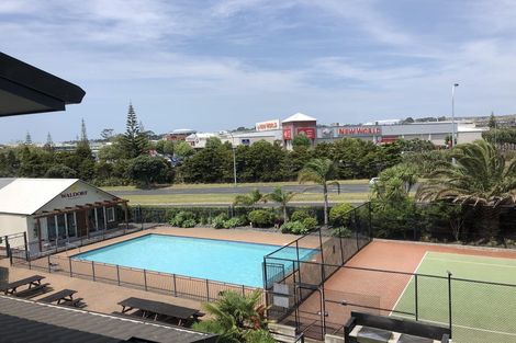 Photo of property in 56 Haven Drive, East Tamaki, Auckland, 2013