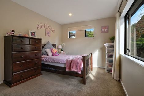 Photo of property in 23 Bemrose Place, Cockle Bay, Auckland, 2014