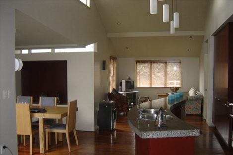 Photo of property in 2 Matipo Street, Eastbourne, Lower Hutt, 5013