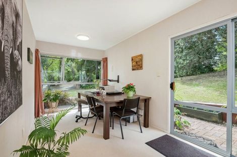 Photo of property in 5 Meanda Gardens, Sunnyhills, Auckland, 2010