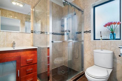 Photo of property in 43 Glenveagh Park Drive, Weymouth, Auckland, 2103