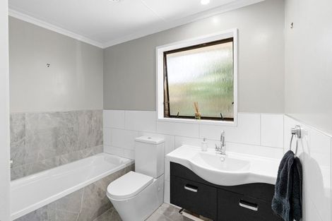 Photo of property in 14 Matipo Street, Levin, 5510