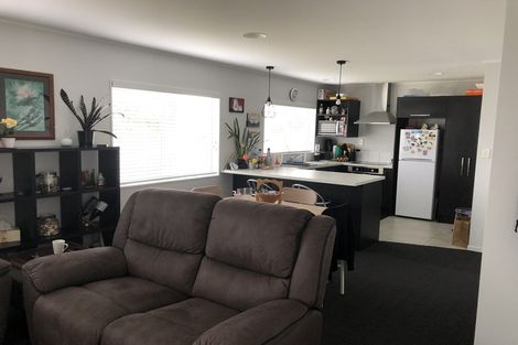 Photo of property in 3 Lydia Place, Kelvin Grove, Palmerston North, 4414