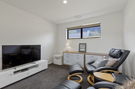 Photo of property in 39 Shepherd Road, Jacks Point, Queenstown, 9371