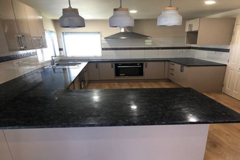 Photo of property in 8 Blethyn Place, Te Atatu South, Auckland, 0610