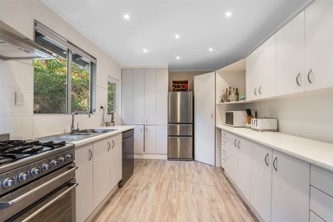 Photo of property in 18 Toporoa View, Ascot Park, Porirua, 5024