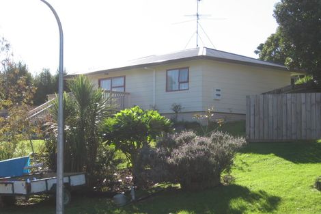 Photo of property in 6 William Hadlow Place, Hatfields Beach, Orewa, 0931