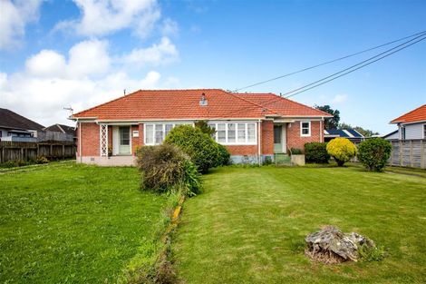 Photo of property in 40-42 Dixon Avenue, Hawera, 4610