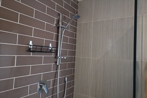 Photo of property in 1/46 Chippendale Crescent, Birkdale, Auckland, 0626