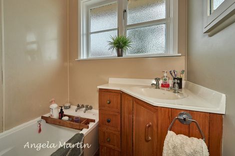 Photo of property in 10 Severn Terrace, Roslyn, Palmerston North, 4414