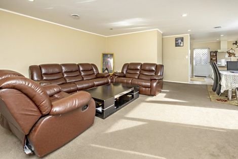 Photo of property in 2/47 Great South Road, Manurewa, Auckland, 2102