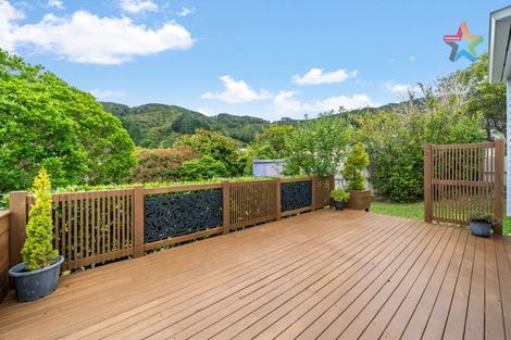 Photo of property in 35 Lees Grove, Wainuiomata, Lower Hutt, 5014