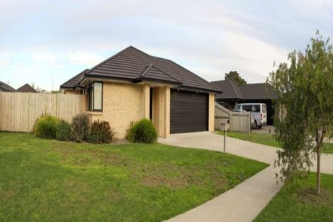 Photo of property in 37 Rainey Crescent, Papamoa Beach, Papamoa, 3118